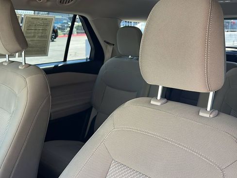 Certified 2023 Ford Explorer XLT RWD image 15