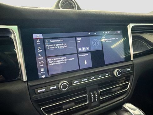 Certified 2020 Porsche Macan AWD/4WD image 16