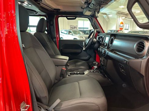 Used 2021 Jeep Gladiator Willys image 33