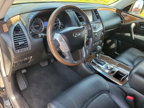 Used 2016 INFINITI QX80 Luxe w/ 22" Wheel Package image 3