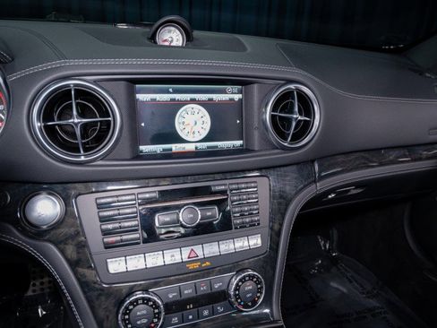 Used 2016 Mercedes-Benz SL 550 image 21