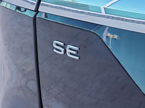 Used 2026 Volkswagen Atlas SE image 10