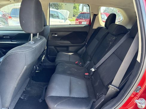 Used 2018 Mitsubishi Outlander ES image 10