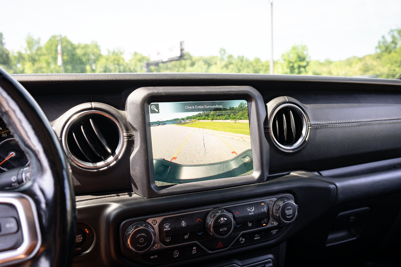 Used 2020 Jeep Gladiator Overland AWD/4WD image 24