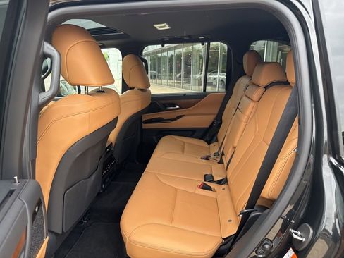 New 2026 Lexus LX 600 4WD w/ Luxury Package image 12