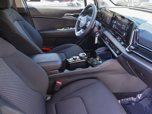 Used 2023 Kia Sportage LX AWD/4WD image 15