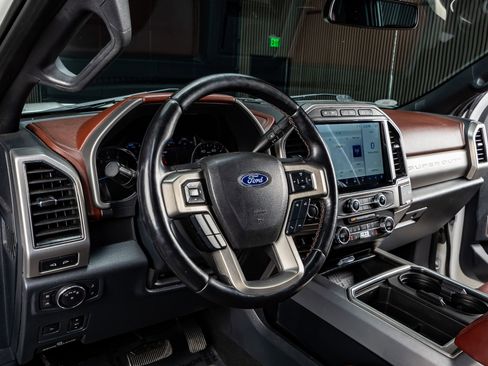 Used 2022 Ford F250 Platinum w/ FX4 Off-Road Package image 17