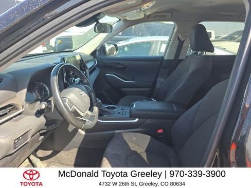 Used 2023 Toyota Highlander LE image 6