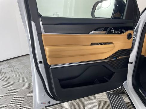 New 2026 Jeep Grand Wagoneer Summit AWD/4WD image 5