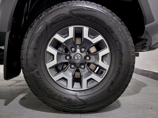 Used 2021 Toyota Tacoma TRD Off-Road AWD/4WD image 25