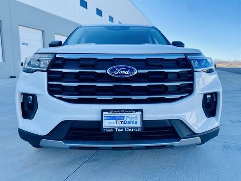 New 2025 Ford Explorer Active w/ Active Comfort Package image 2