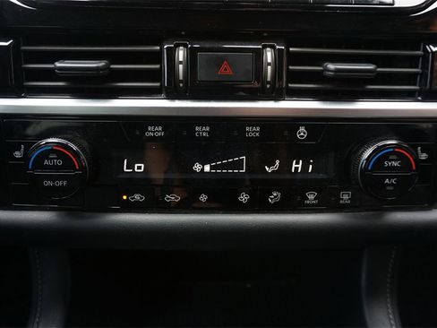 Used 2024 Nissan Pathfinder SL w/ SL Premium Package image 13