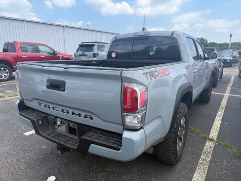 Used 2021 Toyota Tacoma TRD Off-Road AWD/4WD image 6