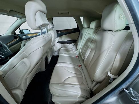 Used 2017 Lincoln MKC Select w/ Select Plus Package image 28