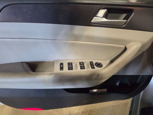 Used 2017 Hyundai Sonata Sport FWD image 5