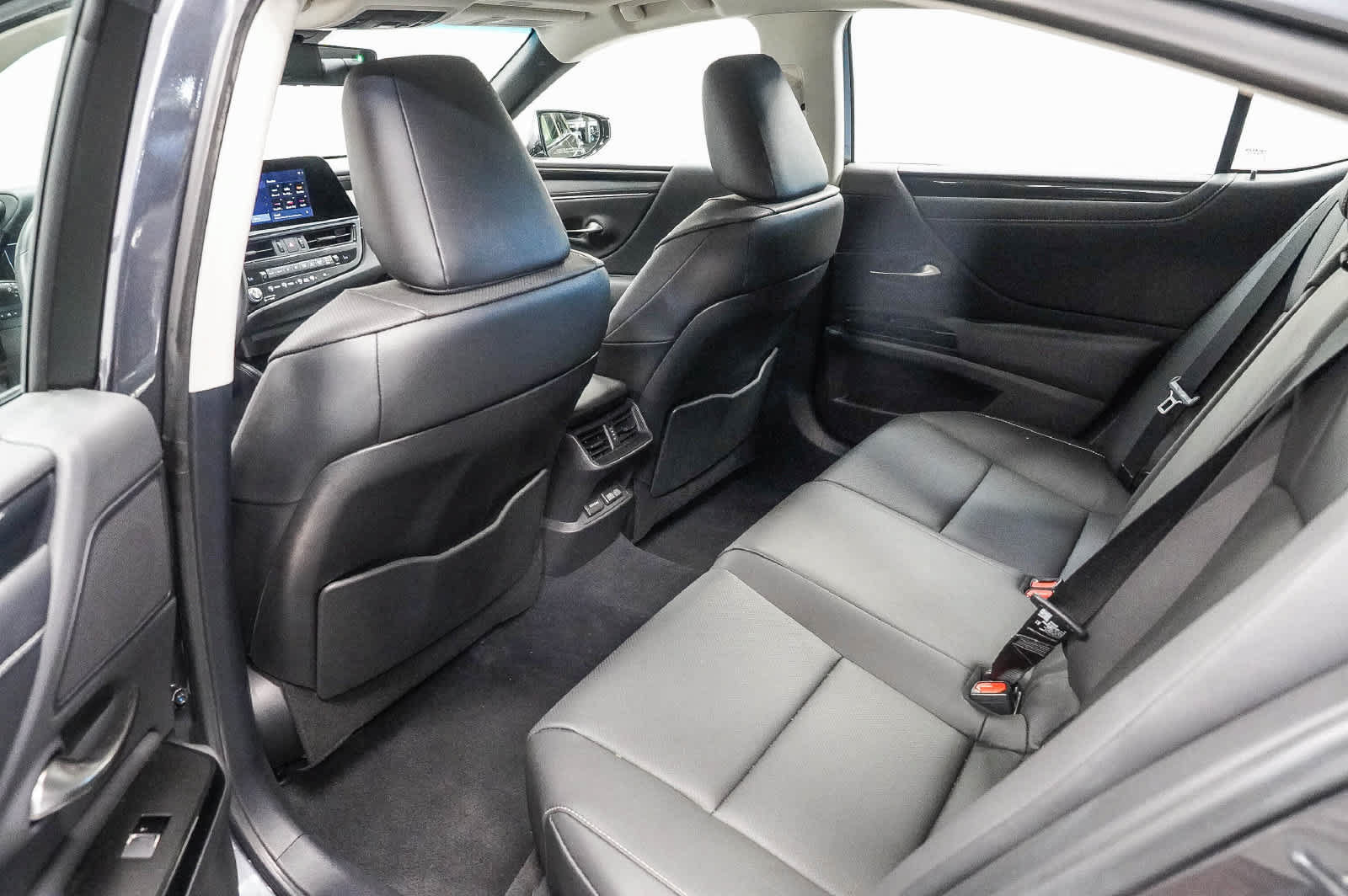 Used 2025 Lexus ES 350 w/ Accessory Package (Z2) FWD image 8