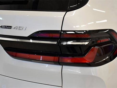 New 2026 BMW X7 xDrive40i w/ Premium Package image 30