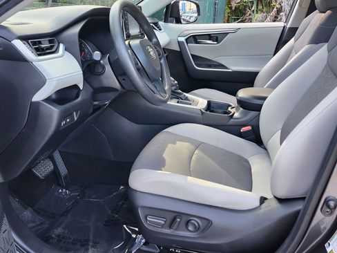 Used 2021 Toyota RAV4 XLE image 5