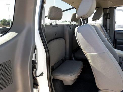 Used 2019 Nissan Frontier S image 32