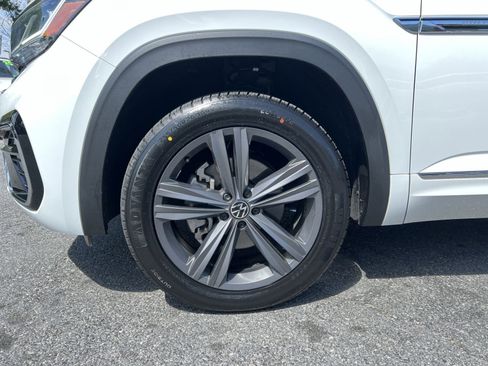 Used 2021 Volkswagen Atlas Cross Sport SE FWD image 12