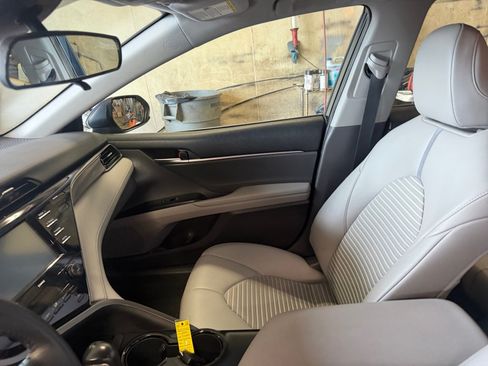 Used 2020 Toyota Camry SE AWD/4WD image 31