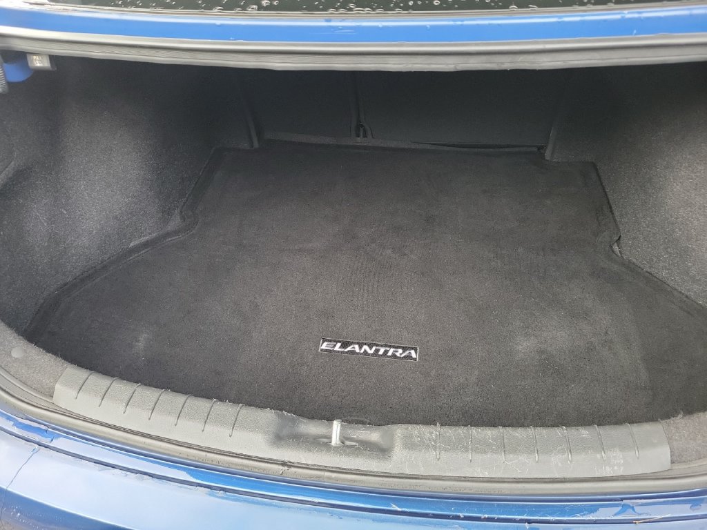 Used 2019 Hyundai Elantra SE FWD image 19