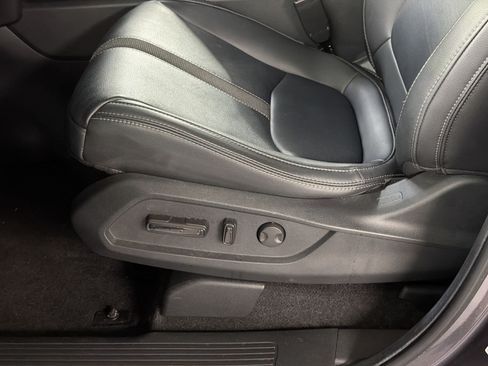 Certified 2024 Honda Pilot Touring image 15