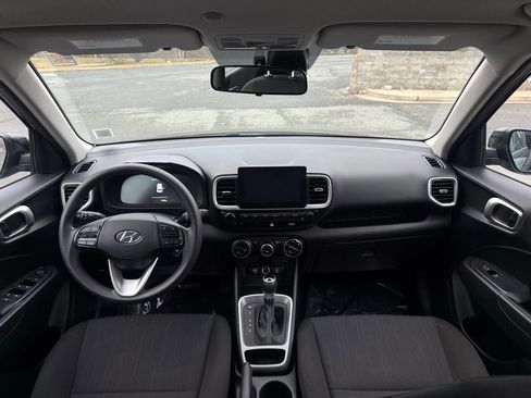 Used 2023 Hyundai Venue SE w/ Cargo Package image 24