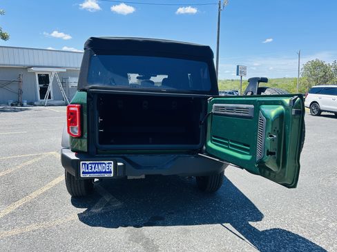 New 2025 Ford Bronco 4-Door image 2