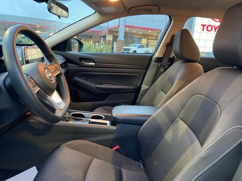 Used 2024 Nissan Altima 2.5 SV image 9