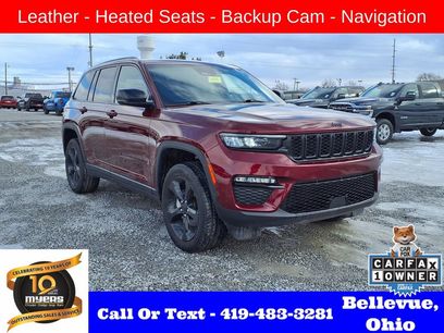Used 2025 Jeep Grand Cherokee Limited w/ Black Appearance Package