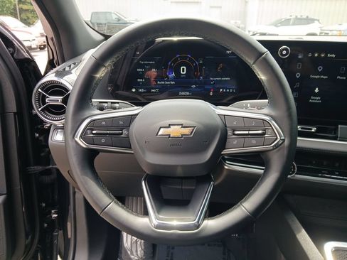 Used 2025 Chevrolet Equinox LT AWD/4WD image 16