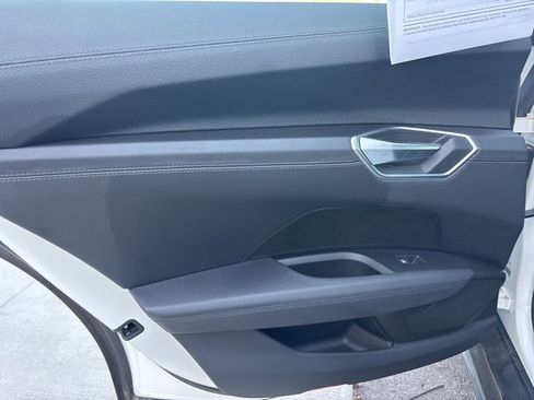 Used 2022 Audi e-tron GT Premium Plus image 19