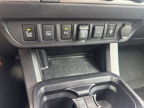Used 2021 Toyota Tacoma TRD Sport w/ Technology Package AWD/4WD image 25