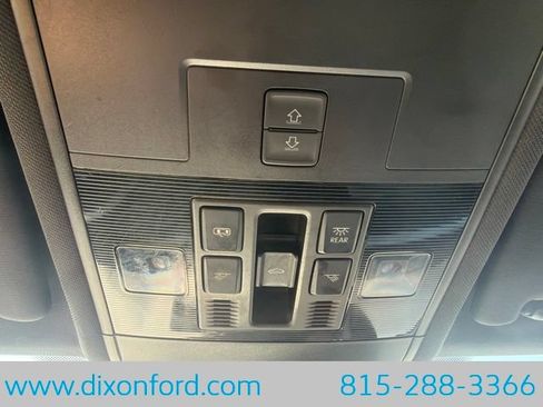 Used 2023 Volkswagen Atlas Cross Sport SEL R-Line AWD/4WD image 20