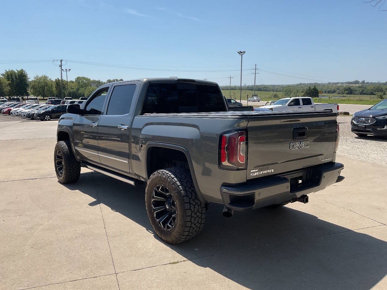 Used 2017 GMC Sierra 1500 Denali w/ Denali Ultimate Package AWD/4WD image 7
