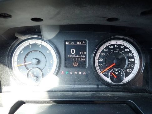 Used 2021 RAM 1500 Classic SLT AWD/4WD image 16