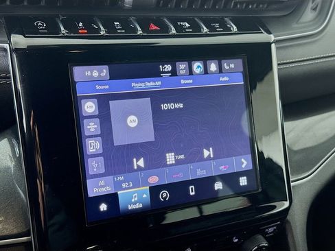 Used 2023 Jeep Grand Cherokee L Laredo image 7