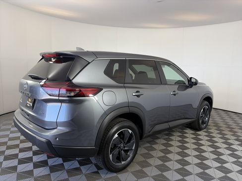 Used 2025 Nissan Rogue SV AWD/4WD image 10