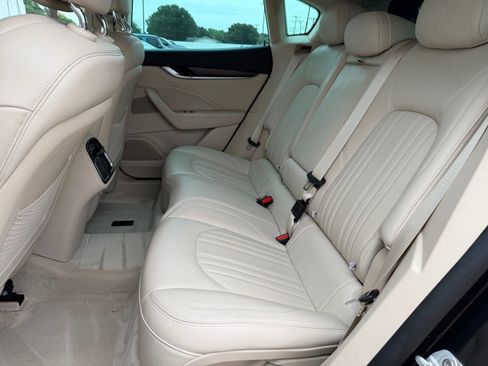 Used 2022 Maserati Levante GT AWD/4WD image 21