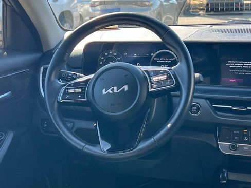 Certified 2025 Kia Seltos EX w/ EX Sunroof Package AWD/4WD image 14