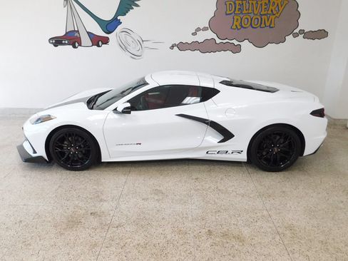 Used 2023 Chevrolet Corvette Stingray Preferred Cpe RWD image 11