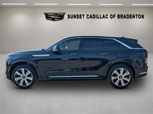 New 2025 Cadillac Escalade IQ Luxury 1 w/ Smart Trailering package image 4