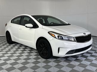Used 2017 Kia Forte LX FWD video 2