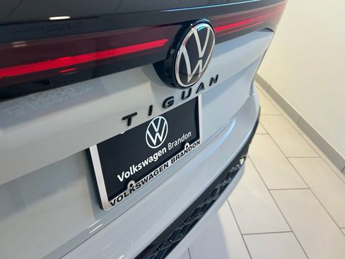 New 2026 Volkswagen Tiguan SE R-Line image 26