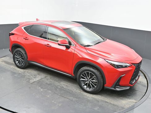 Used 2025 Lexus NX 250 FWD w/ Premium Package image 28