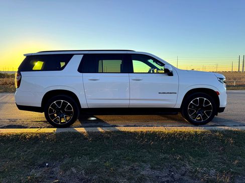 Used 2024 Chevrolet Suburban RST image 5