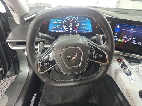 Used 2023 Chevrolet Corvette Stingray Premium Conv w/ Z51 Performance Package RWD image 9
