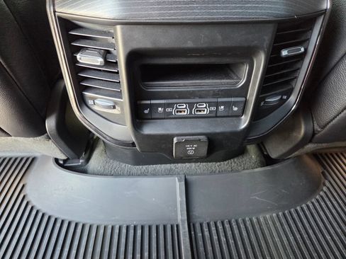 Used 2024 RAM 1500 Limited AWD/4WD image 16