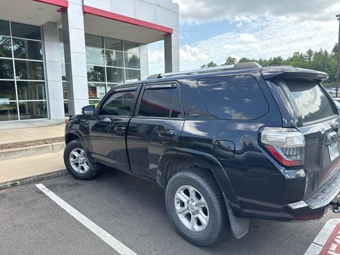 Used 2022 Toyota 4Runner SR5 Premium w/ Moonroof Package AWD/4WD image 5
